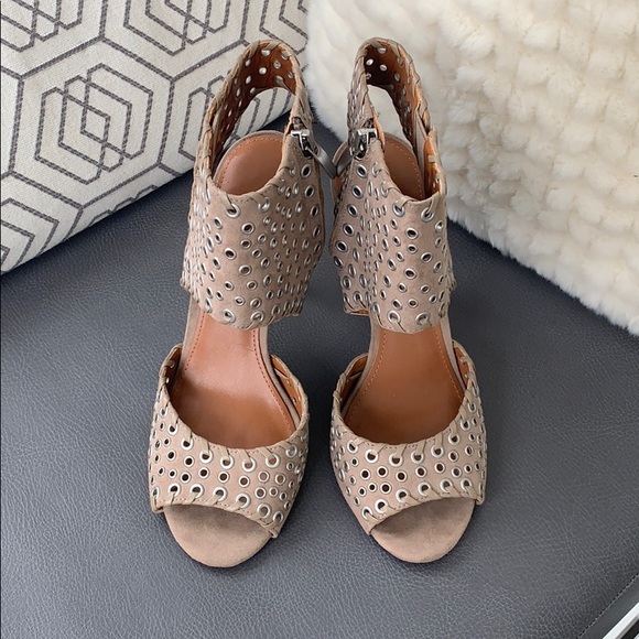 Caged sandals - Picture 2 of 5